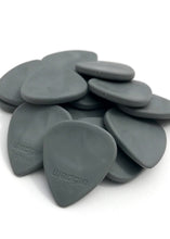 Load image into Gallery viewer, Rubber Guitar Picks 3.1mm Medium, 3 Pack
